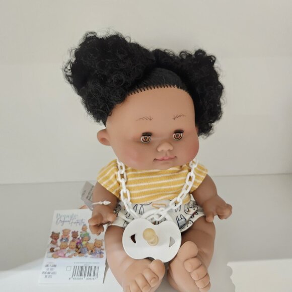 Nines d'Onil Doll Black Hair Brown Eyes Yellow and Whie Top - Picture 2 of 2